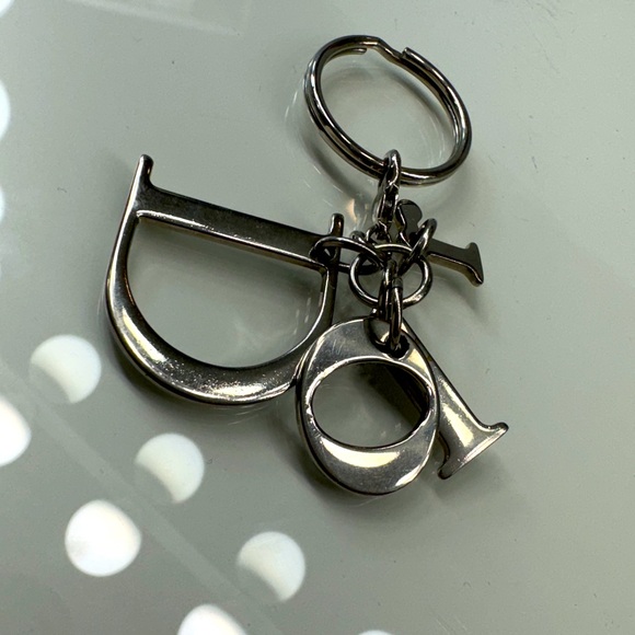 DIOR Logo Keychain - Picture 1 of 4